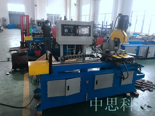 MC355全自動(dòng)切管機(jī)一天能下多少段料。